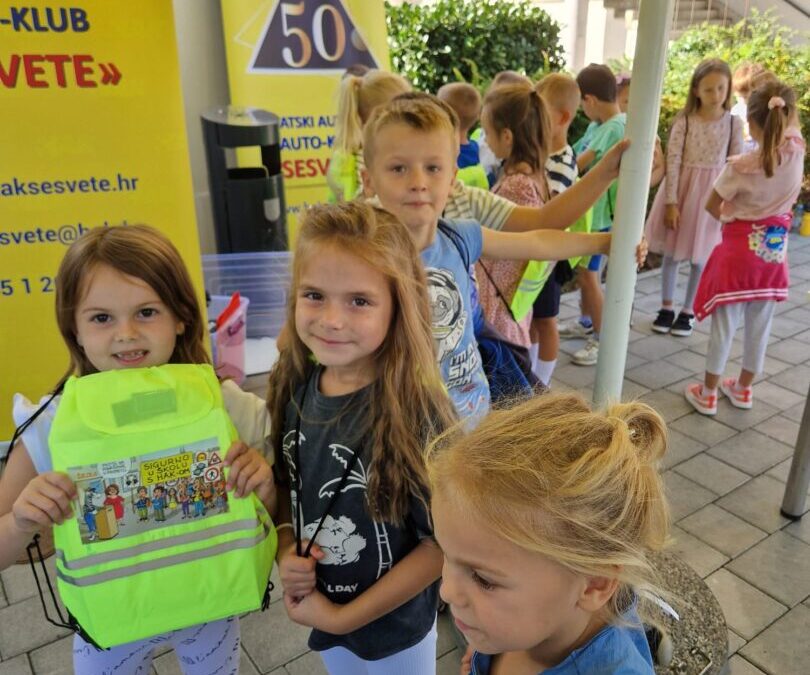 SIGURNO U ŠKOLU S                                             HAK-OM