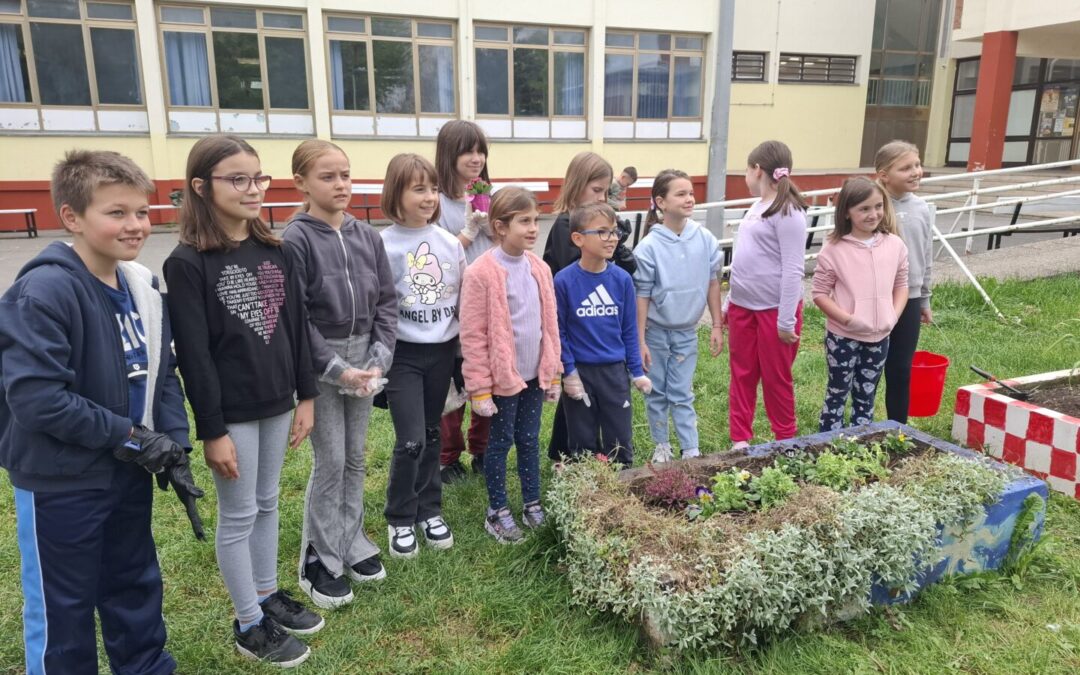 Eko akcija učenika 2.b, 3. b i 3. c razreda
