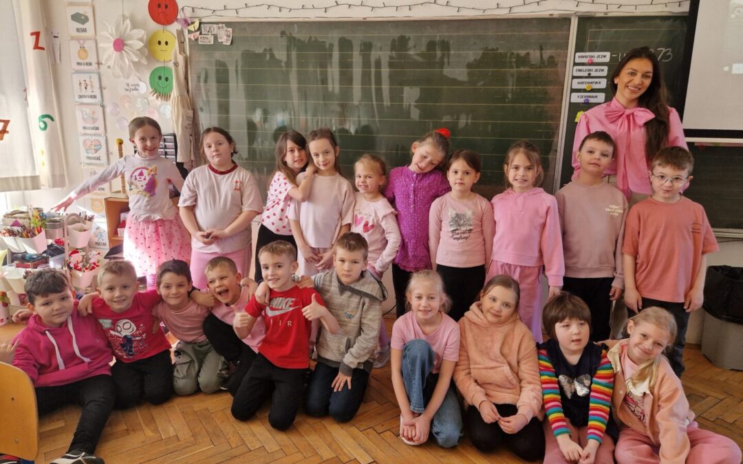 DAN RUŽIČASTIH MAJICA U PRVIM RAZREDIMA 